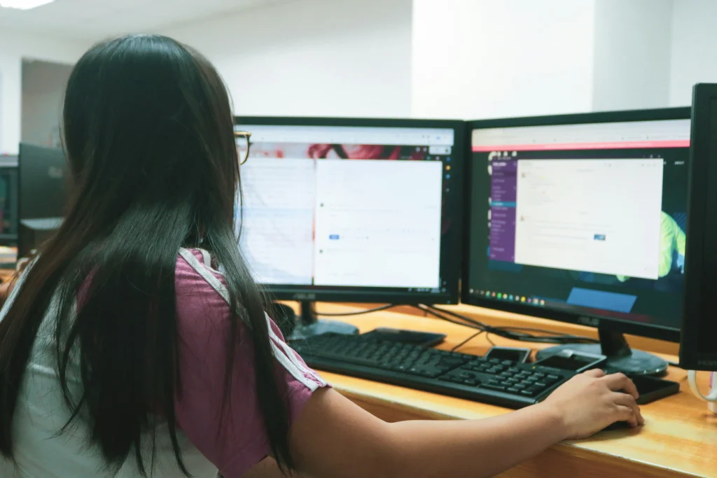 educacion digital en colombia afectada por la brecha tecnologica y la corrupcion